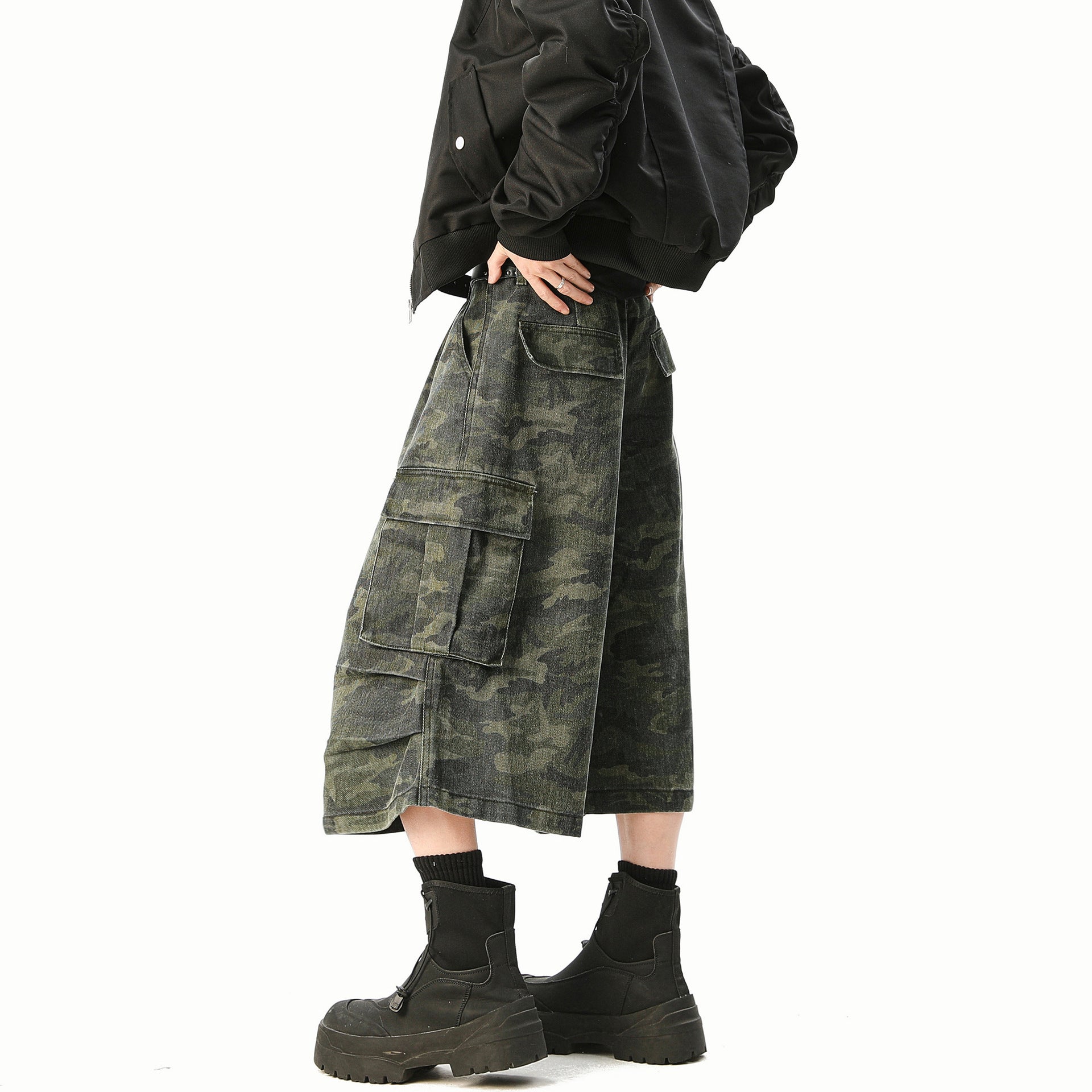 Camouflage Multi-Pocket Wide-Leg Cargo Shorts